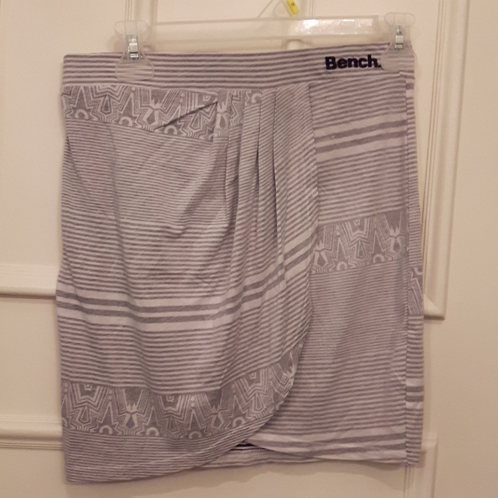 🛍️ Bench wrap skirt